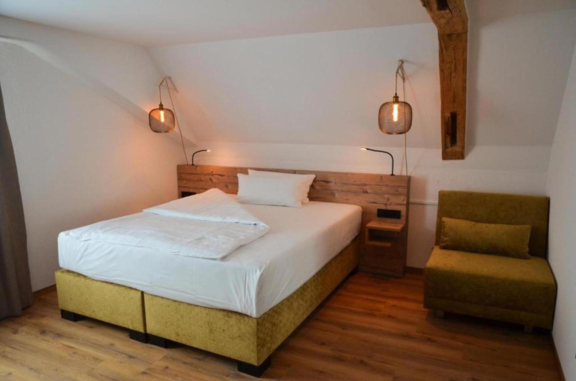 Gasthof Zum Ritter - A Cozy Historical Landmark Ulm Bagian luar foto