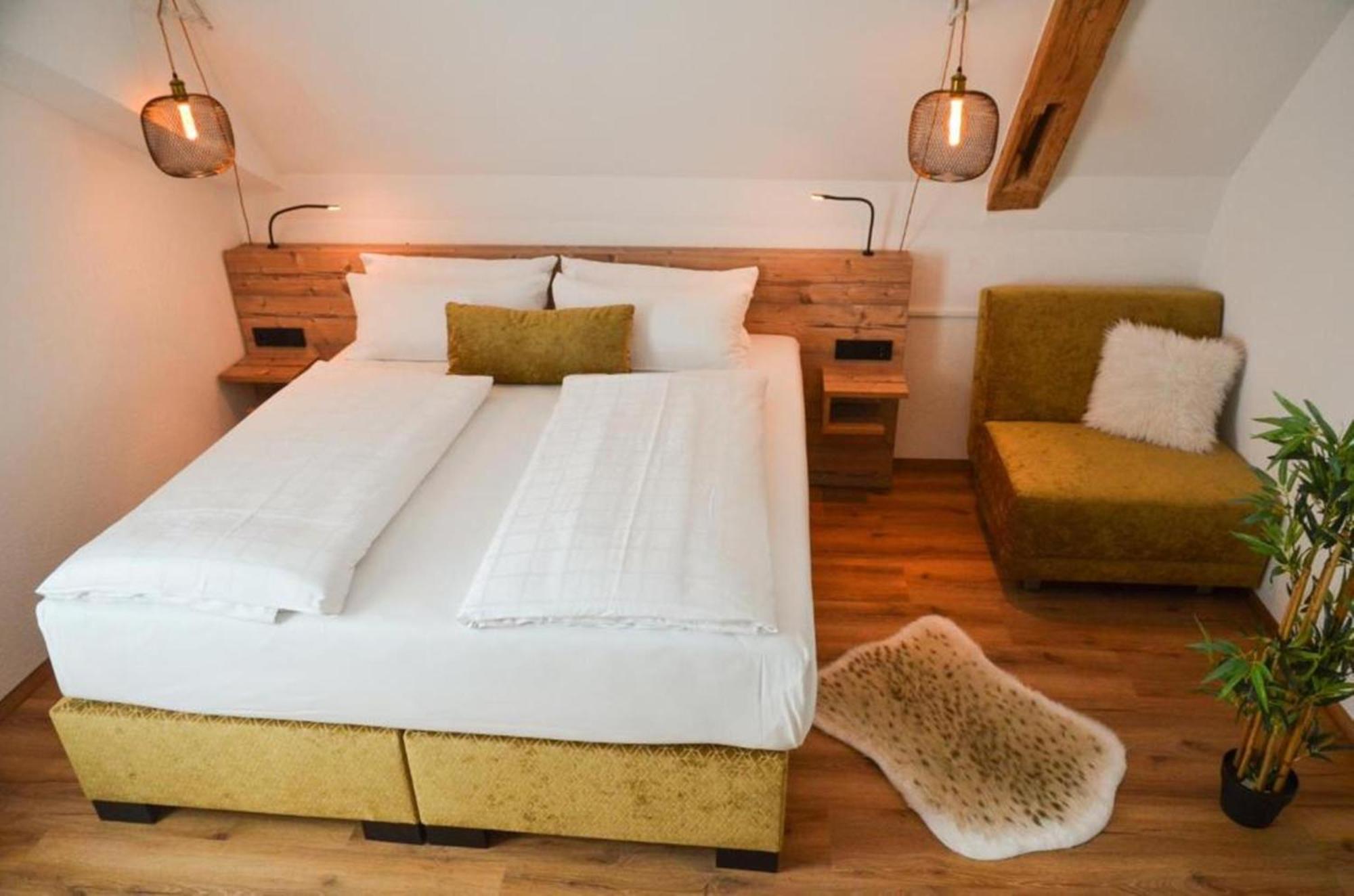 Gasthof Zum Ritter - A Cozy Historical Landmark Ulm Bagian luar foto